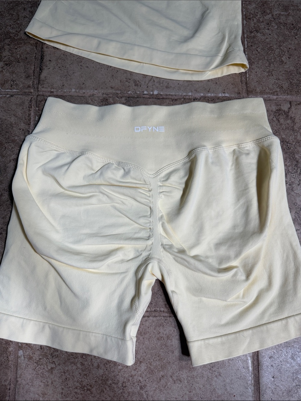 DFYNE Butter Yellow Set - Size M - New with Tags - Picture 2 of 5